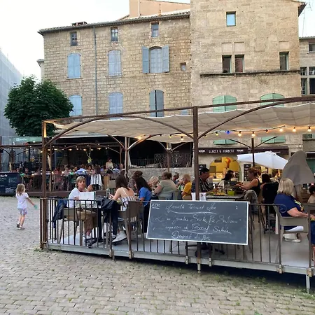 Light Airy In The Heart Of * Pézenas