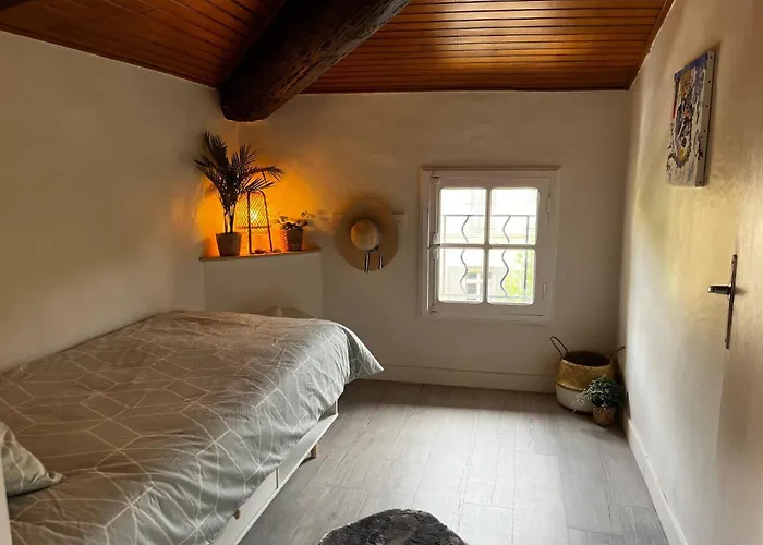 La Maison Fontaine - Light Airy In The Heart Of Pzenas *