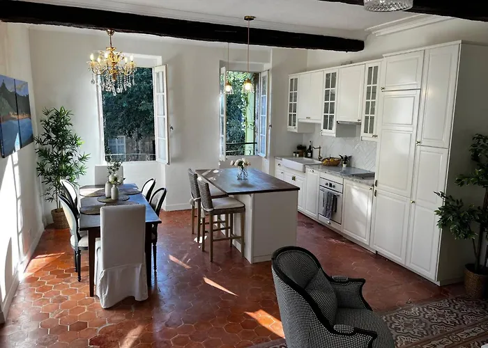La Maison Fontaine - Light Airy In The Heart Of Pzenas Holiday home
