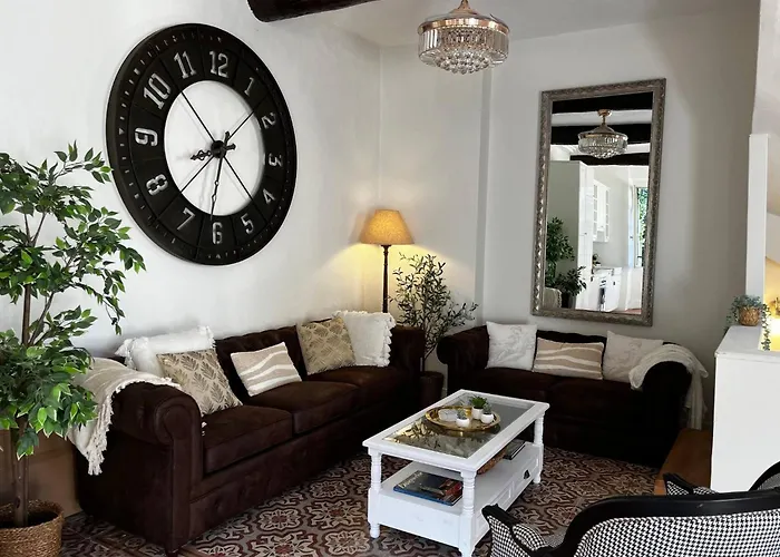 La Maison Fontaine - Light Airy In The Heart Of Pzenas Holiday home *